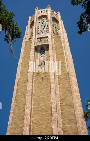 Lake Whales, FL, USA - 26. März 2022: Foto des historischen Nationaldenkmals Bok Tower aus dem Jahr 1929 Stockfoto