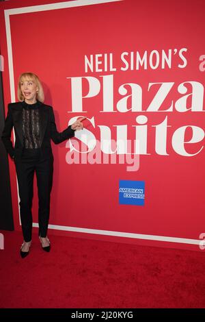 New York, NY, USA. 28. März 2022. Elaine Joyce nimmt an der PLAZA SUITE Opening Night am Broadway, Hudson Theatre, New York, NY, Teil 28. März 2022. Kredit: Kristin Callahan/Everett Collection/Alamy Live Nachrichten Stockfoto