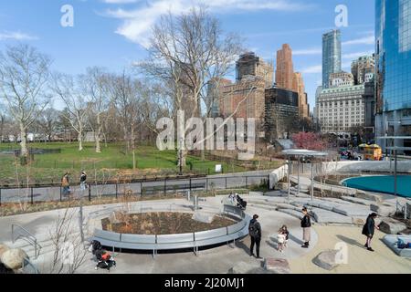 Die Battery Playscape wurde am 16. Dezember 2021 in The Battery, einem 25 Hektar großen öffentlichen Park am südlichen Ende von Manhattan, der Öffentlichkeit zugänglich gemacht. Stockfoto