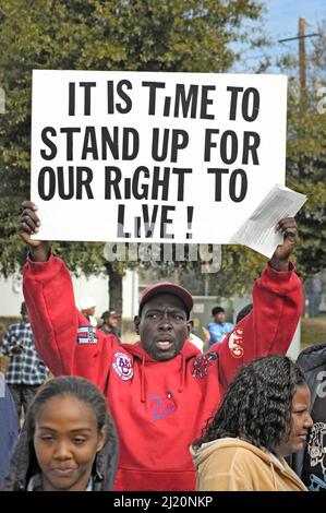 Afro-Demo über Tötungen der schwarzen in Georgien, keine Arbeit, keinen Frieden, keine Gerechtigkeit und Columbus GA USA Stockfoto