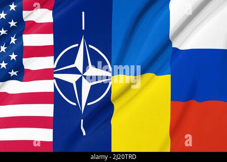 Flaggen der USA, der NATO, der Ukraine und Russlands auf einer winkenden Flagge Stockfoto