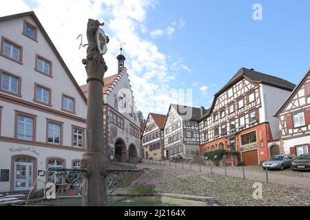 Marktbrunnen auf dem Marktplatz in Schiltach, Baden-Württemberg, Deutschland Stockfoto