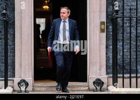 LONDON, GROSSBRITANNIEN. 29 März, 2022 . George Eustice, Staatssekretär für Umwelt, Ernährung und Angelegenheiten des ländlichen Raums, verlässt nach der Kabinettssitzung die 10 Downing Street. Kredit: amer ghazzal/Alamy Live Nachrichten Stockfoto