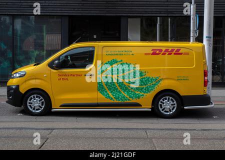 DHL Company Van in Amsterdam, Niederlande 28-3-2022 Stockfoto