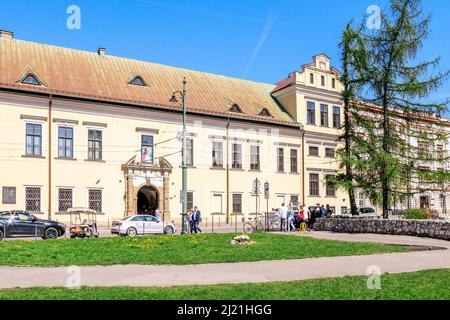 Der Bischofspalast in Krakau ist der Sitz der Krakauer Metropolregion Kurie in Krakau, Polen. Stockfoto