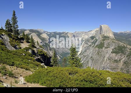 Half Dome vom Glacier Point, USA, Kalifornien, Yosemite National Park aus gesehen Stockfoto