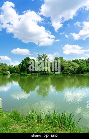 Csonakazo zu Bootssee in Sarvar Ungarn Wasseraktivität Stockfoto