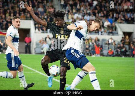 LAFC-Stürmer Kwadwo Opoku (22) in Aktion während eines MLS-Spiels zwischen dem LAFC und den Vancouver Whitecaps. Der LAFC besiegte am Sonntag die Whitecaps 3-1 Stockfoto