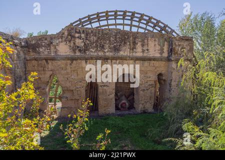 Die Wassermühle Albolafia am Guadalquivir in Cordoba Stockfoto