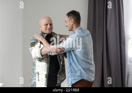 Portrait Senior Soldier in Militäruniform. Stockfoto