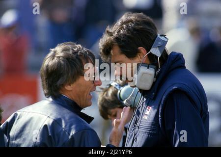 Bernie Ecclestone spricht mit Gordon Murray Brabham Stockfoto