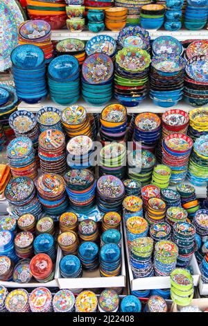 Traditionelle türkische Design-Keramikplatten auf dem Markt Alter Basar in Istanbul Stockfoto