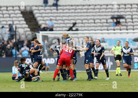 Die Spieler von Melbourne Victory feiern am Ende des Spiels, nachdem sie das große Finale der Womens Liberty A-League zwischen dem FC Sydney und Melbo gewonnen haben Stockfoto