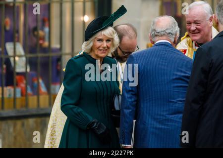 Westminster Abbey, London, Großbritannien. 29.. März 2022.Königliche Hoheit Prinz Charles, Prinz von Wales, und Camilla, Herzogin von Cornwall, verlassen nach dem Erntedankfest in Westminster Abbey für das Leben von Königliche Hoheit Prinz Philip, Herzog von Edinburgh, der letztes Jahr in Windsor Castle starb. Amanda Rose/Alamy Live News Stockfoto