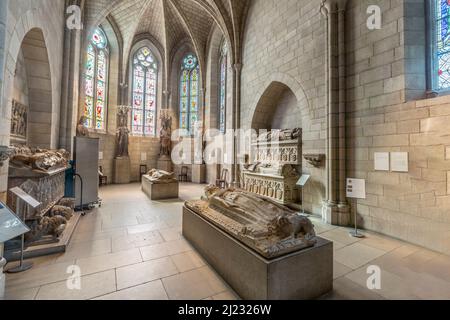 New York, USA - 22. Oktober 2015: Menschen besuchen das Sanctuary im Cloisters Museum in New York, USA. Der Kreuzgang wurde von original europäischen gebaut Stockfoto