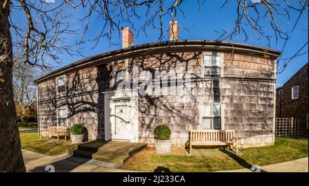 Amagansett, USA - 27. Oktober 2015: Panoramablick auf malerische Häuser im kleinen Dorf Amargansett in den Hamptons. Stockfoto