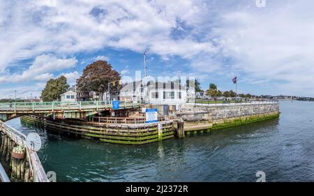 Gloucester, USA - 14. September 2017: Die Zugbrücke Blynman verbindet kleine Insel mit der Innenstadt von Gloucester. Stockfoto