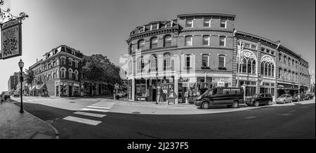 Portland, USA - 15. September 2017: Die Altstadt von Portland ist voller Backsteingebäude aus dem 19th. Jahrhundert und heute das Handelszentrum der Stadt in Port Stockfoto