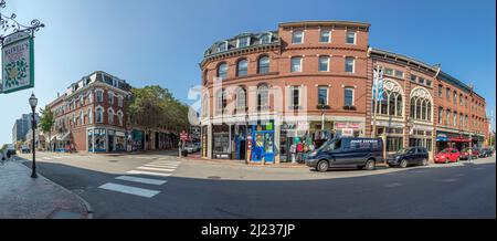 Portland, USA - 15. September 2017: Die Altstadt von Portland ist voller Backsteingebäude aus dem 19th. Jahrhundert und heute das Handelszentrum der Stadt in Port Stockfoto