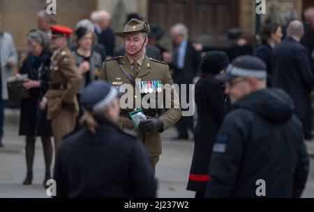 Westminster Abbey, London, Großbritannien. 29. März 2022. Zu den Gästen, die zum Memorial Service für den Herzog von Edinburgh kommen, gehören viele Mitglieder des britischen und ausländischen Militärs. Kredit: Malcolm Park/Alamy Stockfoto