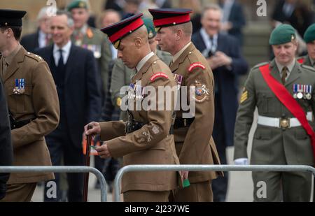 Westminster Abbey, London, Großbritannien. 29. März 2022. Zu den Gästen, die zum Memorial Service für den Herzog von Edinburgh kommen, gehören viele Mitglieder des britischen und ausländischen Militärs. Kredit: Malcolm Park/Alamy Stockfoto