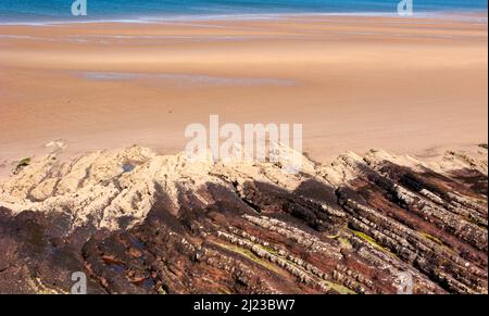 Traeth Lligwy Strand an der Ostküste in der Nähe von Dulas auf der Isle of Anglesey, North Wales, Großbritannien, Sommer Stockfoto