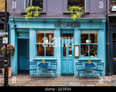 Mildreds Restaurant Soho London – das vegane Mildreds-Restaurant befindet sich in der Lexington Street 45 in Soho im Zentrum von London. Stockfoto