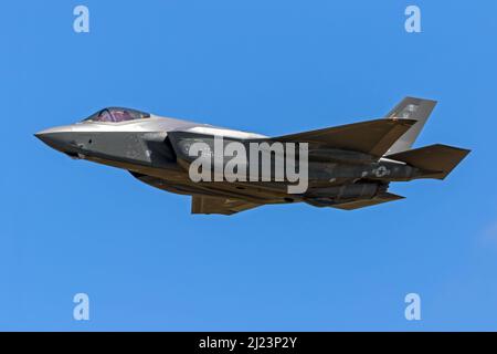 Ein F-35A Kämpfer aus dem 388. Fighter Wing, United States Air Force führt eine Demonstration auf der Airshow London SkyDrive 2020 durch. Stockfoto