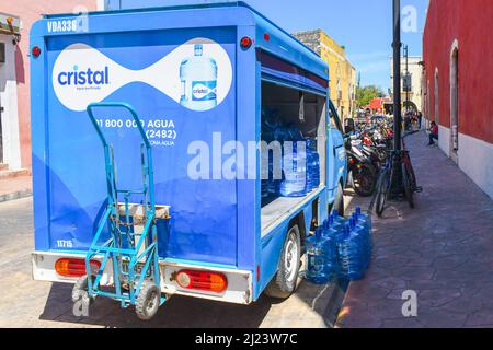 Lieferung von Mineralwasser, Valladolid, Mexiko Stockfoto