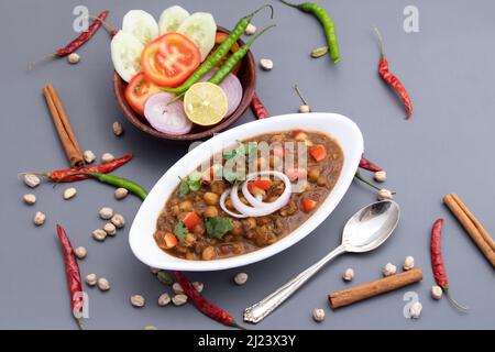 Punjabi Chhole Auch Bekannt Als Chhola Masala Sabji Amritsari Chole Sabzi Masaledar Chana Chola Oder Kichererbsen Veg Curry Wird Aus Chick Peas Zwiebeltomate Hergestellt Stockfoto