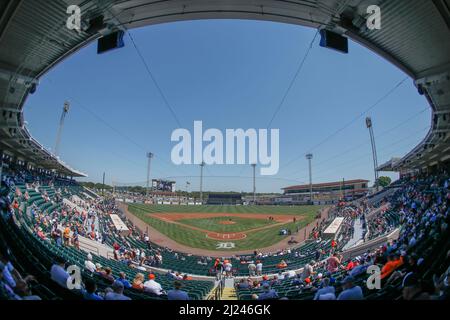 Lakeland, FL USA: Ein allgemeiner Blick auf das Stadion während eines Baseballspiels zwischen den Detroit Tigers und den New York Yankees, Montag, 28. März 2022, im Publix Field. Die Yankees schlugen die Tiger 11:7. (Kim Hukari/Bild des Sports) Stockfoto