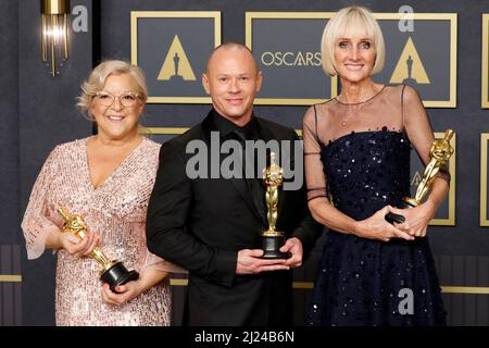 LOS ANGELES - MAR 27: Stephanie Ingram, Justin Raleigh, Linda Dowds bei den Academy Awards 94. im Dolby Theater am 27. März 2022 in Los Angeles, CA Stockfoto