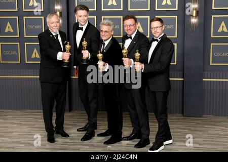 28. März 2022, Los Angeles, CA, USA: LOS ANGELES - 27. MÄRZ: Mac Ruth, Mark Mangini, Theo Green, Doug Hemphill, Ron Bartlett bei den Academy Awards 94. im Dolby Theater am 27. März 2022 in Los Angeles, CA (Bildquelle: © Kay Blake/ZUMA Press Wire) Stockfoto