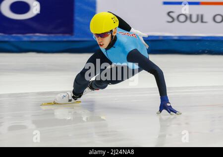 Sep 25, 2009-Seoul, Südkorea-Malone Jordan der USA tritt am 25. September 2009 in Seoul, Südkorea, bei den Herren-1000-Meter-Läufen der ISU World Cup Short Track Speed Skating Championships 2009 an. Stockfoto