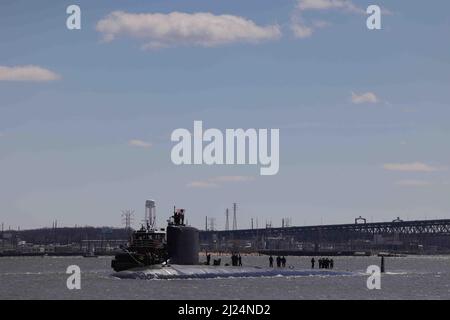 Wilmington, DE, USA. 29. März 2022. Das U-Boot der Virginia-Klasse USS Delaware kommt am Dienstag, den 29. März 2022, im Hafen von Wilmington in Wilmington, DE, an. (Bild: © Saquan Stimpson/ZUMA Press Wire) Stockfoto