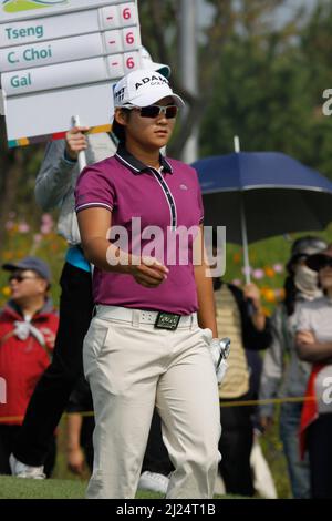 Oct 8, 2011-Incheon, Südkorea-TSENG, Yani aus Taiwan, spielt während der LPGA Championship von Hana Bank im Sky72 Golf Club in Incheon am 8. Oktober 2011 in Südkorea auf dem 3.-Loch. Stockfoto