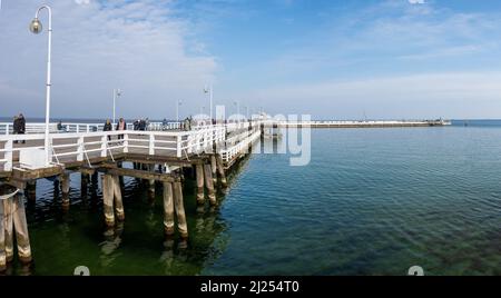 Der hölzerne Pier in Sopot, Danzig, Polen. Der längste hölzerne Pier der Welt Stockfoto