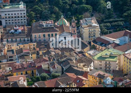 Salerno: Blick über die Stadt vom Burgberg Arechi Stockfoto