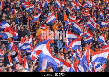 Amsterdam, Niederlande. 29. März 2022. NL-Fans im Freundschaftsspiel NIEDERLANDE - DEUTSCHLAND 1-1 Vorbereitung auf die WM 2022 in Katar, Saison 2021/2022, am 29. März 2022 in Amsterdam, Niederlande. © Peter Schatz / Alamy Live News Credit: Peter Schatz/Alamy Live News Stockfoto