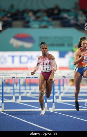 Alaysha Johnson nimmt an den Hallenweltmeisterschaften in Belgrad 2022 in den 60m Hürden Teil. Stockfoto