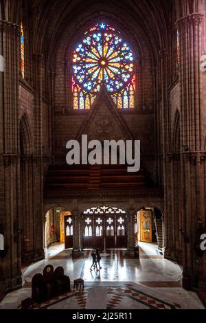 Basilika des Nationalen Gelübdes (spanisch: Basílica del Voto Nacional), römisch-katholische Kirche im historischen Zentrum von Quito, Ecuador. Stockfoto