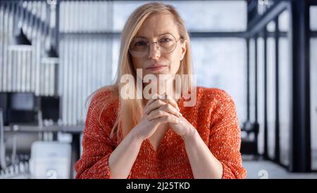 Porträt von zuversichtlich Geschäftsfrau Stockfoto