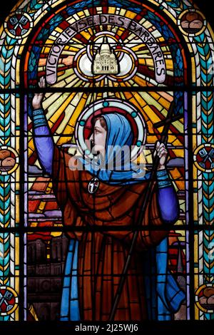 Die Kirche Saint Pothin. Buntglasfenster. Genevieve, die schutzpatronin von Paris. Stockfoto