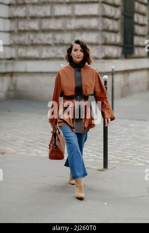 Alexandra Pereira im Straßenstil bei der Hermes Herbst-Winter 2022-2023 Show, die am 5.. März 2022 in der Garde Republicaine, Paris, Frankreich, stattfand. Foto von Marie-Paola Bertrand-Hillion/ABACAPRESS.COM Stockfoto