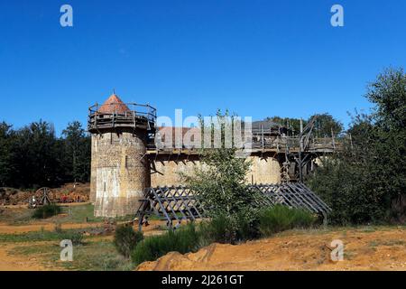 Burg Guedelon, mittelalterliche Stätte. Bau einer Burg, mit den Techniken und Materialien, die im Mittelalter verwendet wurden. Stockfoto