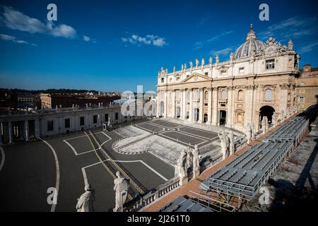 Leere piazza san Pietro im Vatikan. Stockfoto