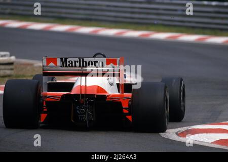 Alain Prost (FRA) McLaren MP4/2B Tag Porsche 3. Position Stockfoto