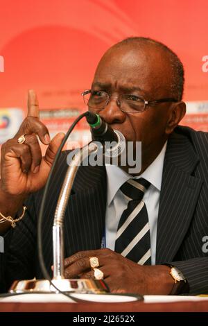 Sep 8, 2007-Seoul, Südkorea-Soccer Executive Jack Warner, Präsident von CONCACAF und Vizepräsident der FIFA, nimmt an einer Pressekonferenz in einem Hotel in Seoul Teil, in diesem Filebild, das am 8. September 2007 aufgenommen wurde. Die FIFA wird eine Untersuchung wegen eines möglichen Verstoßes gegen ihren Ethikkodex durch den Präsidentschaftskandidaten Mohamed bin Hammam und das Vorstandsmitglied Jack Warner einleiten, berichtete Reuters am 25. Mai 2011. Stockfoto