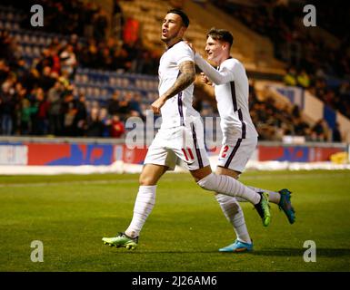 COLCHESTER, Großbritannien, MÄRZ 29: Sam Greenwood (Leeds United) aus England U20 feiert sein Ziel während der Under 20 International zwischen England und Stockfoto