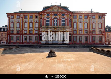 Das Schloss Bruchsal, auch Damiansburg genannt, ist ein barocker Palastkomplex in Bruchsal. Bruchsal ist eine Stadt am westlichen Rand des Kraichgaus Stockfoto